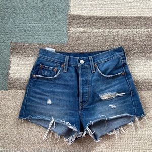 Levi denim shorts, sz 25!